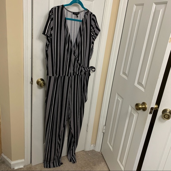 Derek Heart Black And White Stripe Jumpsuit 3x - Picture 2 of 5